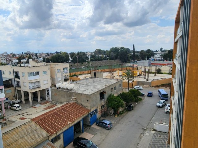 2+1 flat with zero elevator and Turkish husband in Nicosia Caglayan