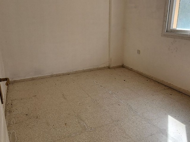 Girne boğazda oray 11 sitesinde 115 m2 3+1 Zemin kat sıfır satılık daire