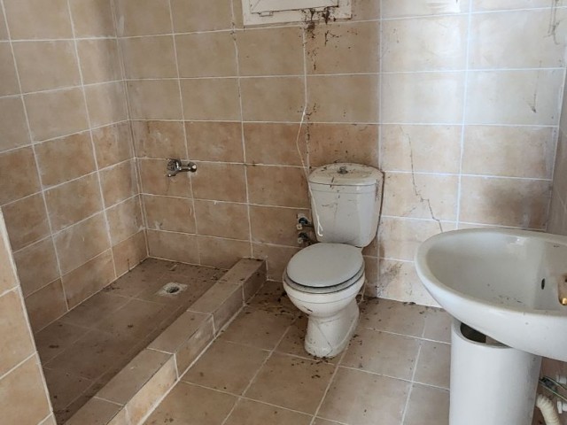 Girne boğazda oray 11 sitesinde 115 m2 3+1 Zemin kat sıfır satılık daire