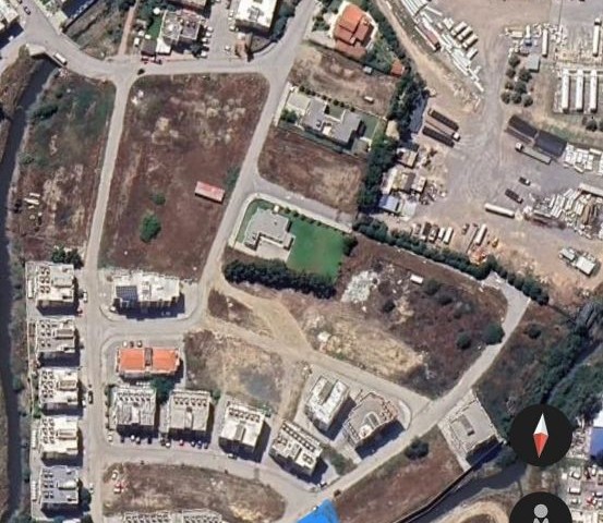 Eine einzigartige Investitionsmöglichkeit mit 2 Häusern, 200 Monate (697 m2) Etage, 50 %, 1,2, 3 Etagen, in wunderbarer Lage in Nikosia Kaykli.