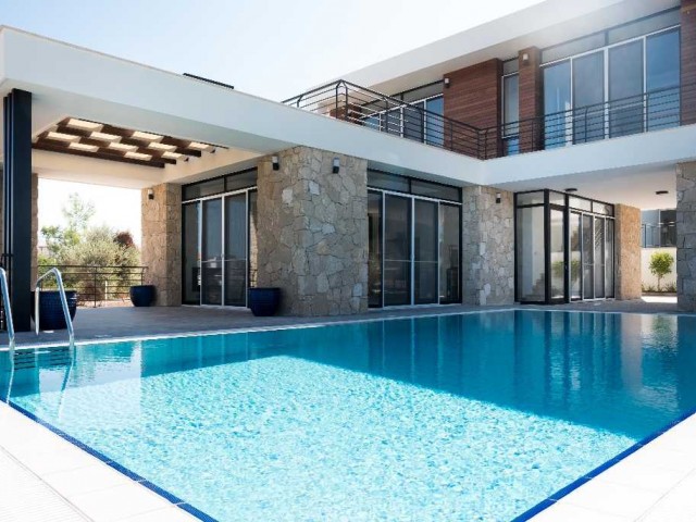 Girne Esentepe de satılık 3+1 220m2 modern villa