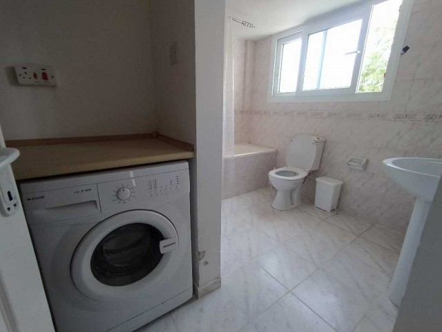 Girne ozanköy de satılık site içerisinde 3+1 villa hisseli