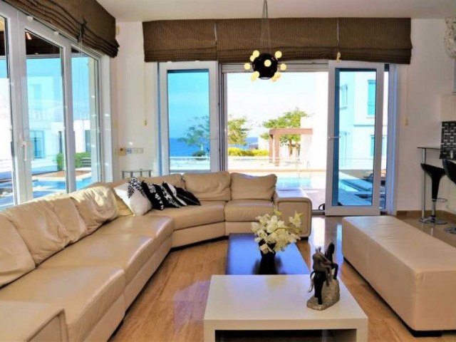 Annual rental villa in Kyrenia Çatalköy 4 + 1 pool villa 200mt from the sea (Will be given to the family) ** 