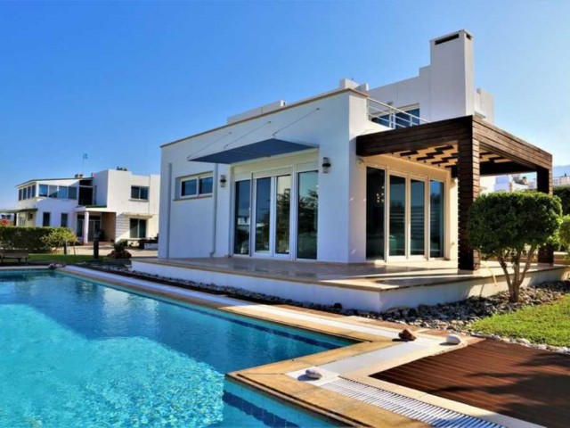 Jahresmiete villa in Kyrenia Chatalköy 200MT vom Meer 4 + 1 Villa mit Pool (wird der Familie zur Verfügung gestellt) ** 