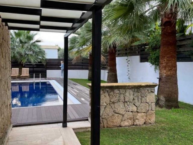 4+1 villa with pool for sale in Girne Bellapais