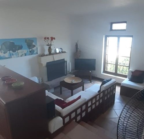 Prodaetsya 4+2 villa в районе Bellapais, Kirenia