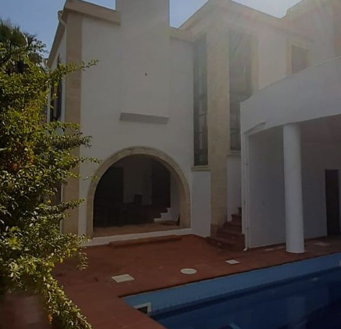 Prodaetsya 4+2 villa в районе Bellapais, Kirenia