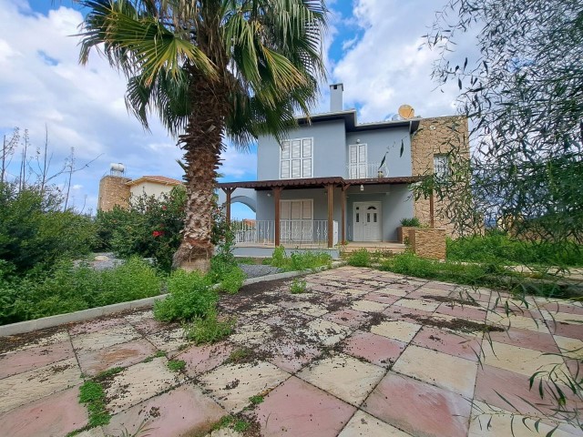 Corner 3+1 Villa for sale in the area of Girne Eleksus Hotel. 