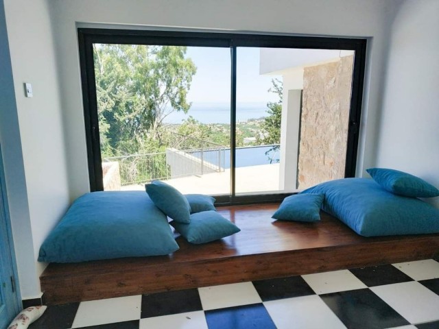 MAGNIFICENT VIEW VILLA FOR SALE IN KYRENIA LAPTA 3+1 220m2 