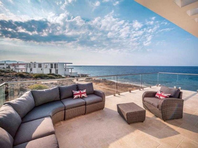 Girne Karşıyaka da denize 50mt uzaklıkta satılık lux villa