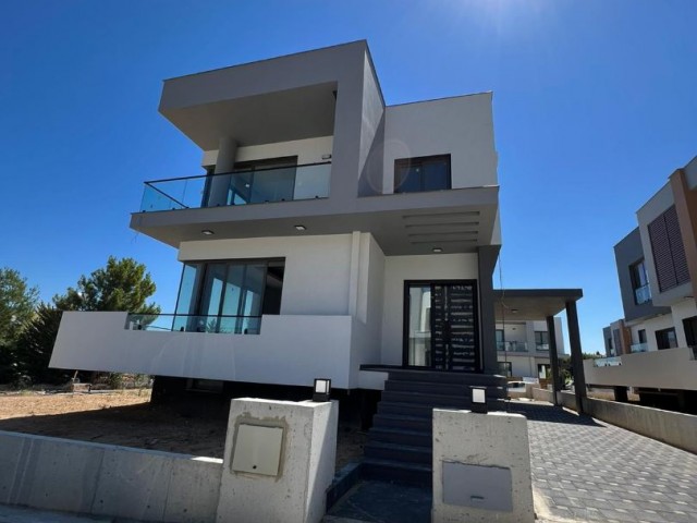 EDREMIT VILLAS 3+1 - 230M2 (+120M2 Basement) ** 