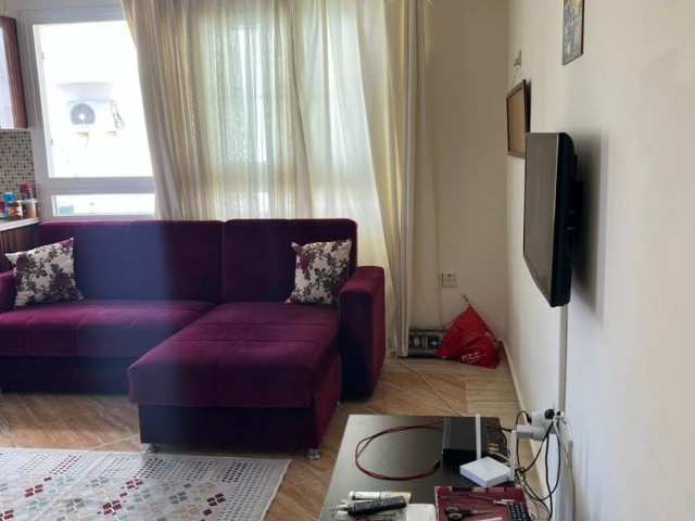 GİRNE MERKEZ SATILIK FULL EŞYALI 1+1 DAİRE