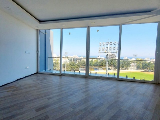 Girne merkez şehrin göbeğinde ama şehrin kalabalığından uzakta 2+1  penthouse taşınmaya hazır