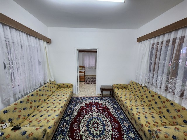 Detached House To Rent in Karşıyaka, Kyrenia