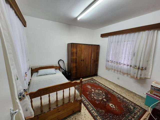 Detached House To Rent in Karşıyaka, Kyrenia