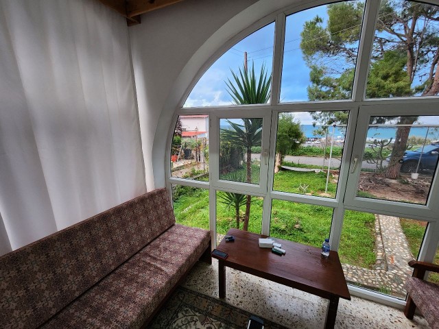 Detached House To Rent in Karşıyaka, Kyrenia