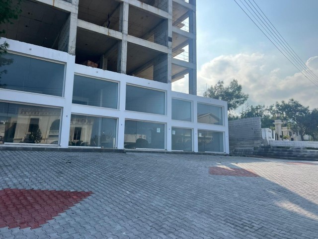 GİRNE MERKEZ DE KİRALIK DÜKKANLAR 150M2