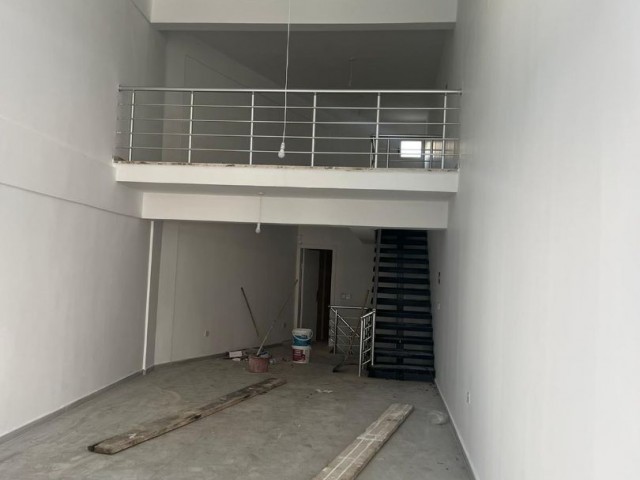 GİRNE MERKEZ DE KİRALIK DÜKKANLAR 150M2