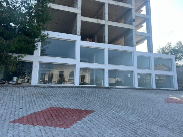 GİRNE MERKEZ DE KİRALIK DÜKKANLAR 150M2