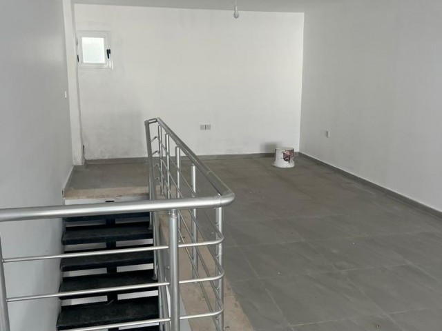 GİRNE MERKEZ DE KİRALIK DÜKKANLAR 150M2