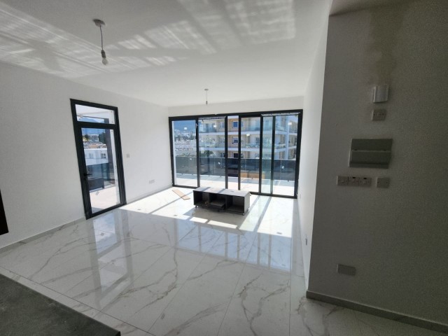 WOHNUNG ZU VERKAUFEN GİRNE CENTER 2+1 PENTHOUSE