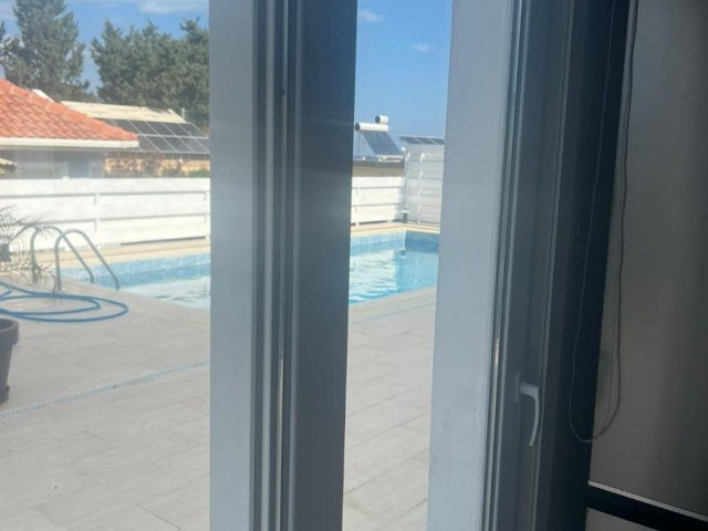 VILLA MIT POOL ZU VERKAUFEN ALSANCAK 3+1