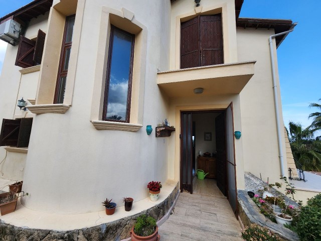 Villa For Sale in Yeşiltepe, Kyrenia