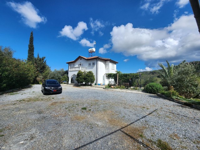 4+1 VILLA ZU VERKAUFEN MIT BERG- UND MEERBLICK IN LAPTA BASPINARDA 