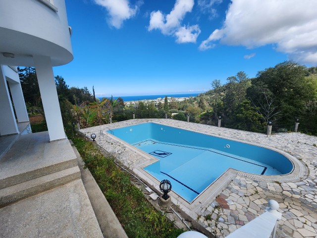 4+1 VILLA ZU VERKAUFEN MIT BERG- UND MEERBLICK IN LAPTA BASPINARDA 