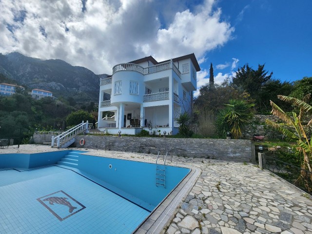 4+1 VILLA FOR SALE WITH MOUNTAIN AND SEA VIEW IN LAPTA BASPINARDA 