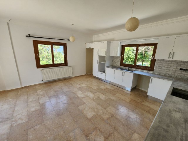 3+1 VILLA FOR SALE IN LAPTA BAŞPINAR (WITH LARGE GARDEN AND POOL)