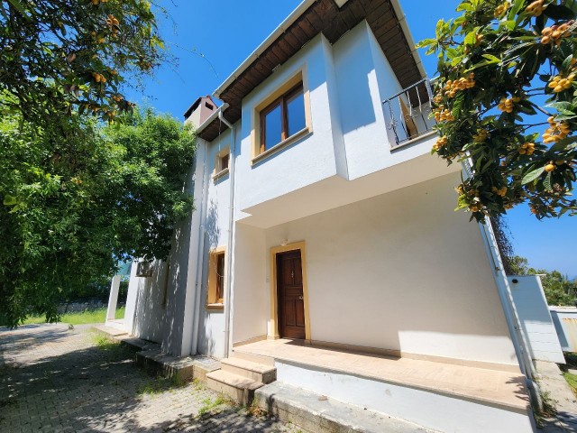 3+1 VILLA FOR SALE IN LAPTA BAŞPINAR (WITH LARGE GARDEN AND POOL)