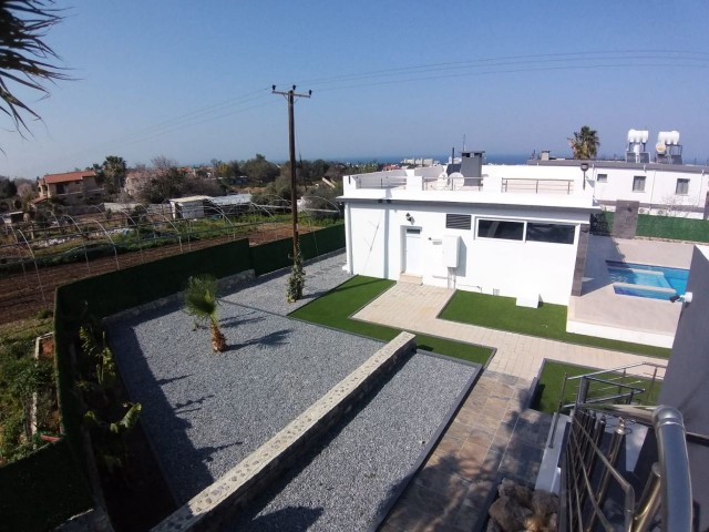 Quite luxury newly decorated 3 individual villa in same land with a nice garden and private pool