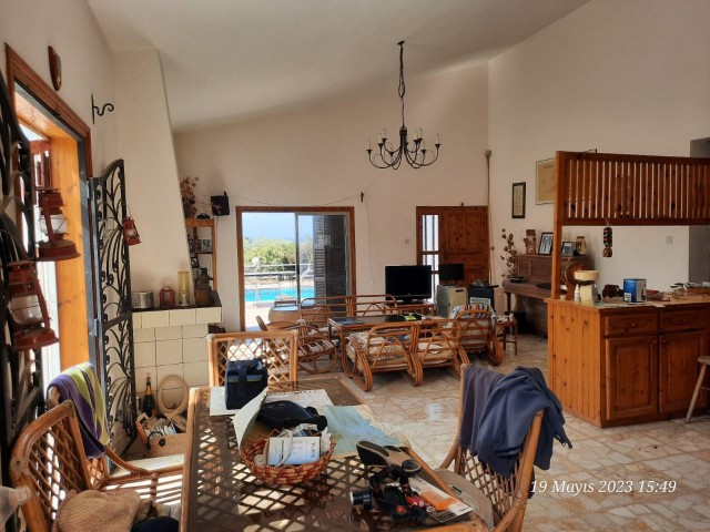Within 2.5 donum garden ,with a lots of fruit trees in the garden and a private pool