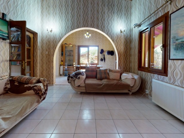 Villa for sale in Yesiltepe 4+1 with pool