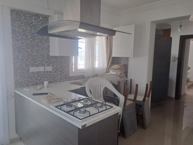 ZU VERMIETEN 2+1 PENTHOUSE KYRENIA CENTER