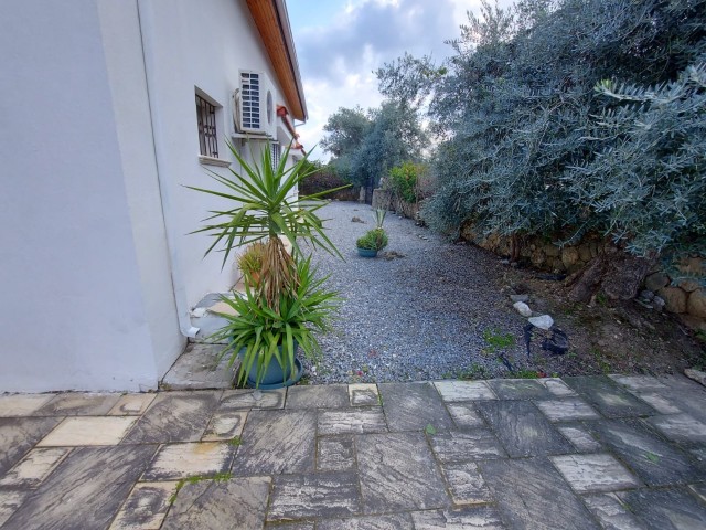 Ozankoy 4+1 Villa zu vermieten mit privatem Pool