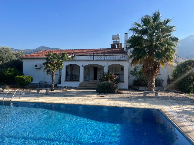 Ozankoy 4+1 villa for rent with private pool