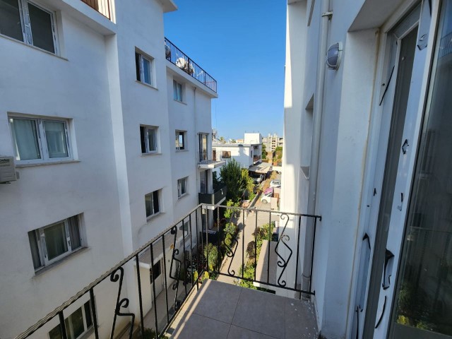 FOR SALE GIRNE ALSANCAK 3+1 FLAT WITH TERRACE USE BELONGS TO THE FLAT (270723Mr01)