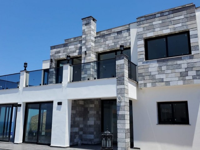 5+1 NEW VILLA WITH GIRNE BAHÇELİ FOR RENT NEW FURNITURE WILL BE PURCHASED (131023Mr01)