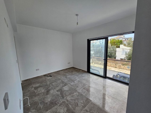 KYRENIA CENTER 2+1 FLAT FOR SALE (300523Mr10)