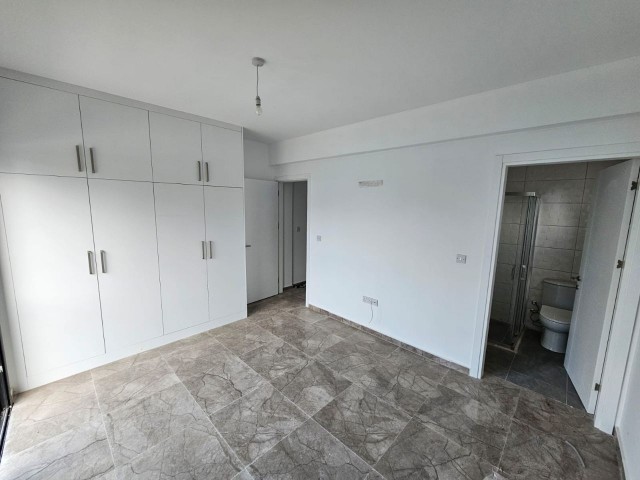 KYRENIA CENTER 2+1 FLAT FOR SALE (300523Mr10)