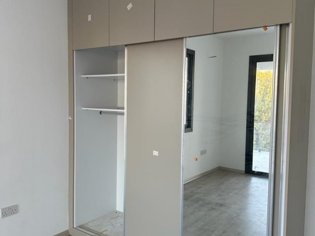 SATILIK GİRNE ALSANCAK 2+1 BAHÇELİ SIFIR DAİRE (051123Dep04)