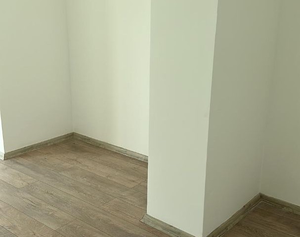 SATILIK GİRNE MERKEZ 3+1 DAİRE GÜVENLİK JENERATÖR VE HAVUZLU SİTE(071123Dep05)