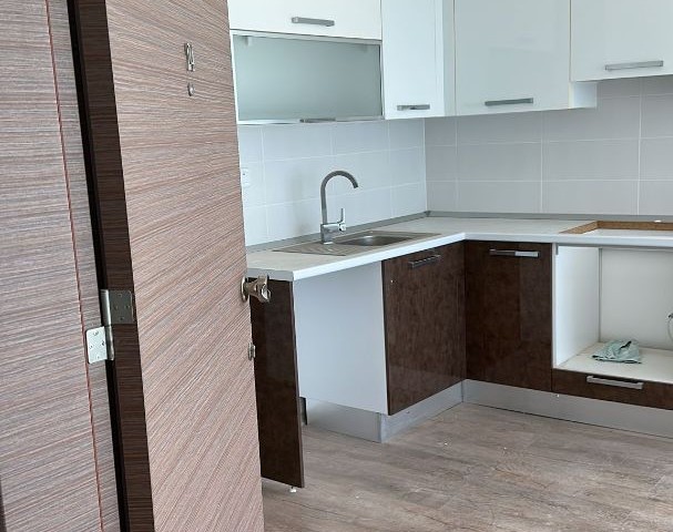 SATILIK GİRNE 2+1 PENTHOUSE (071123Dep09) GÜVENLİK JENERATÖR ASANSÖR VE ORTAK HAVUZLU SİTE