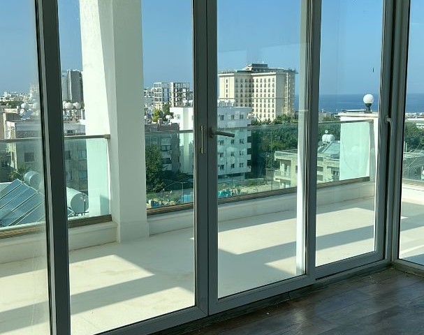 KYRENIA 2+1 PENTHOUSE FOR SALE (071123Mr09) SITE WITH SECURITY GENERATOR, ELEVATOR AND COMMON POOL