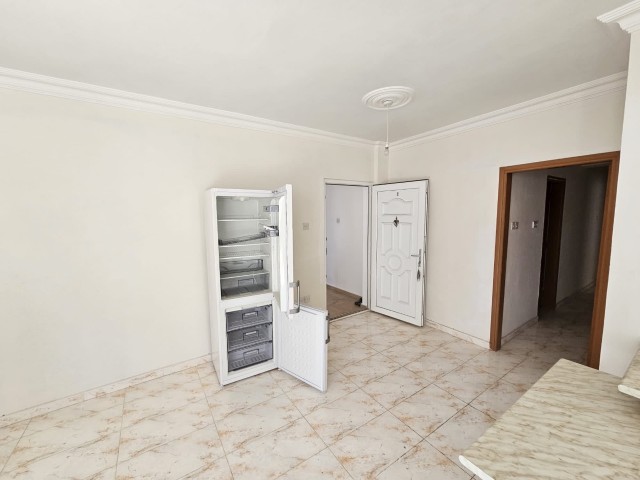 SATILIK GİRNE MERKEZ KOMPLE BİNA (6 ADET 3+1 DAİRE VAR. 4 DAİRE EŞYALI 2 DAİRE KISMI EŞYALI)