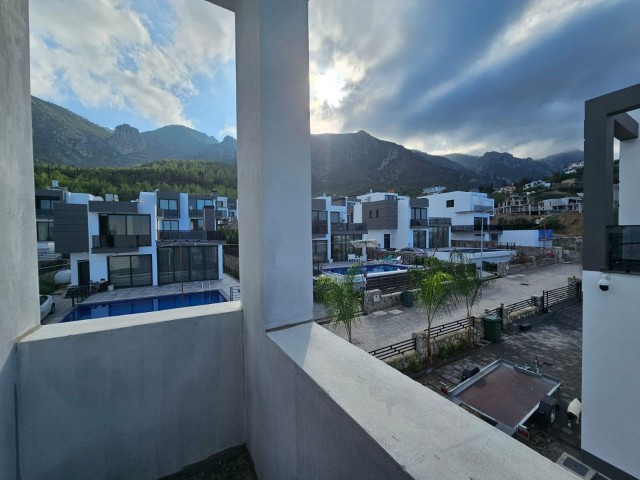 KYRENIA KARMI 4+1 TRIPLEX VILLA FOR SALE (151123Mr07)