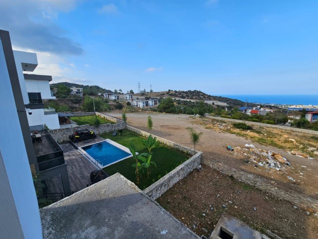 KYRENIA KARMI 4+1 TRIPLEX VILLA FOR SALE (151123Mr07)