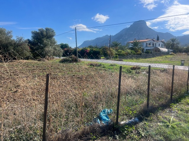 Grundstück zum Verkauf direkt am Meer in Karsıyaka